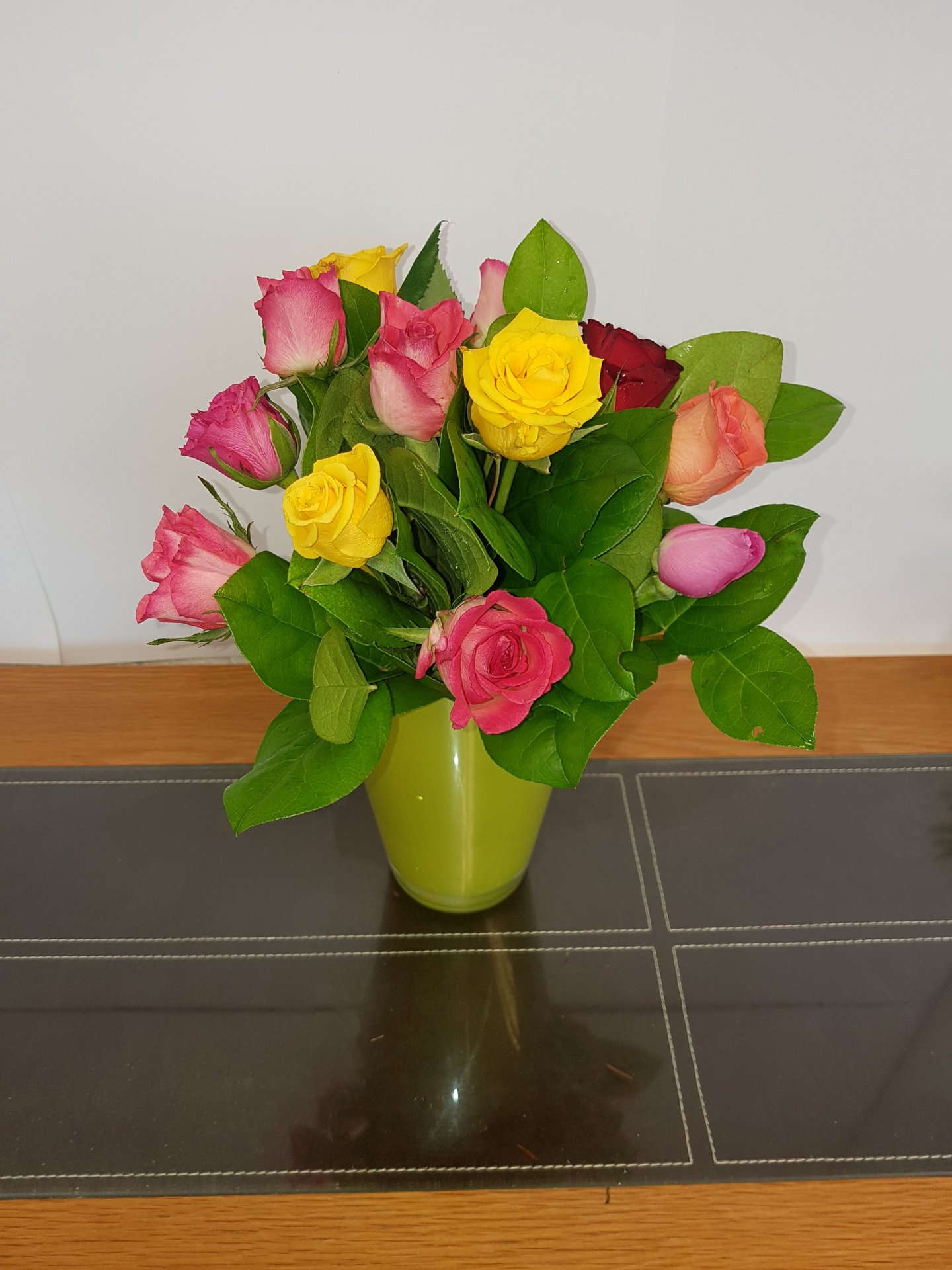 Simply Roses – buy online or call 0161 428 9210